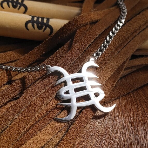Hologram hotsell necklace silver