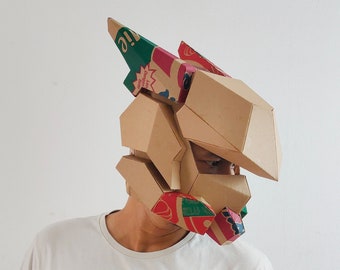 Modèle de casque robot en carton avec corne. Modèle imprimable DIY pour créer un casque de robot fantastique à partir de carton ondulé