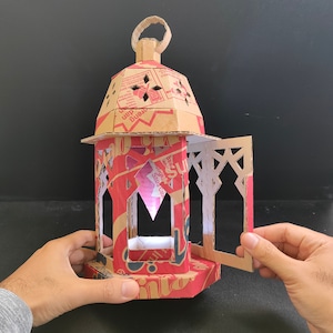 Plantilla de farol árabe de cartón. Patrón imprimible DIY para crear un farol árabe a partir de cartón corrugado