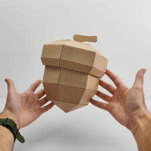 Plantilla de bellota de cartón. Patrón imprimible para crear bellotas grandes con cartón corrugado. Se puede usar para cestos de ropa o artículos de almacenamiento.