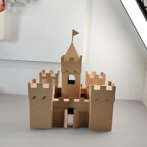Modello in cartone di castello o fortezza / Progetto in miniatura fai da te e schema per lavoretti per bambini / SVG PDF immagine 3