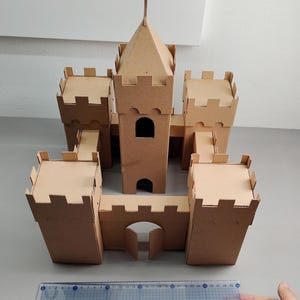 Modello in cartone di castello o fortezza / Progetto in miniatura fai da te e schema per lavoretti per bambini / SVG PDF immagine 5