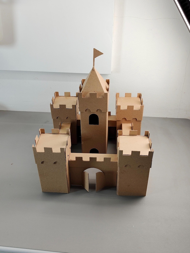 Modello in cartone di castello o fortezza / Progetto in miniatura fai da te e schema per lavoretti per bambini / SVG PDF immagine 6