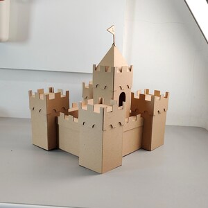 Modello in cartone di castello o fortezza / Progetto in miniatura fai da te e schema per lavoretti per bambini / SVG PDF immagine 2