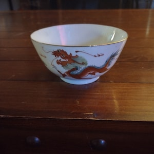 Antique Chinese Porcelain Famille Rose Tea Bowl