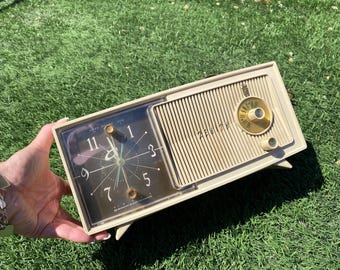 Zenith X316 AM/FM Radio: Mid-century White Display Stereo - Etsy