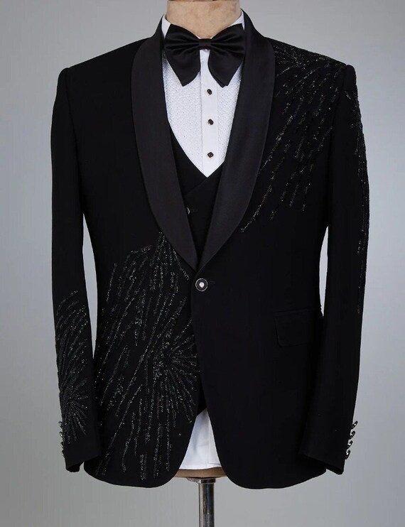 Black Embroidered Floral Tuxedo Jacket – Sophisticated Gentlemen