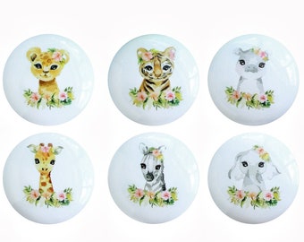 Boutons de tiroir d'animaux de safari de fleur, poignées de tiroir en céramique d'animal de jungle, boutons de lion, bouton de poignée d'armoire, décor de safari de pépinière, bouton de garde-robe