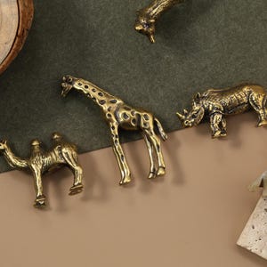 Vintage Giraffe Rhino drawer knobs Safari animals Cabinet Kitchen handles Knobs Adventure Forest Animal nursery Dresser Wardrobe knob handle