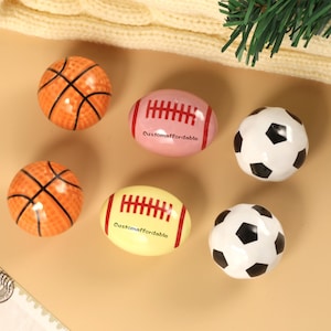 Perilla de cajón para amantes del baloncesto, manija de cerámica para armario de guardería, manija de tocador para niño, manija grabada personalizada, manija de armario para niño