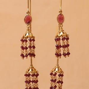 Handgemachte vergoldete Silber Rubin Ohrringe - Doppelte Jhumka Stufen Ohrringe - Ethnischer indischer Brautschmuck - Edelstein Ohrringe