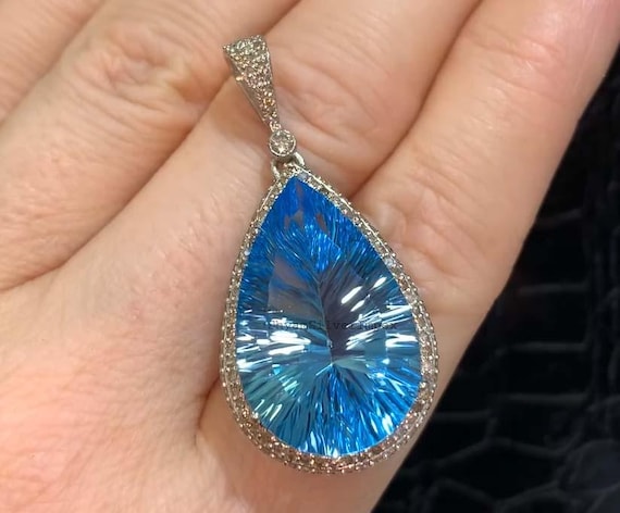Colgante Oro Rosa 18 Quilates Con Topacio Azul London Y Paraiba