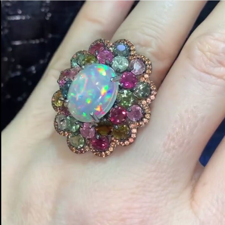 エチオピア産オパールリング、トルマリンサファイア、パヴェ