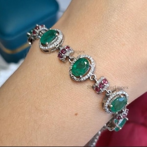 Armband med naturlig smaragd och rubin med pavediamanter, handgjorda smycken i 925 sterlingsilver