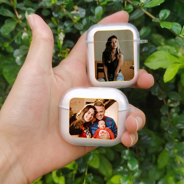 Benutzerdefinierte AirPods Hülle mit Ihrem Foto, personalisierte AirPods Hülle, schützende TPU Hülle mit Schlüsselbund, geeignet für AirPods 1/2/Pro/3/Pro 2.