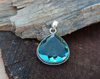 Handmade Aquamarine Pendant: 925 Sterling Silver Gemstone