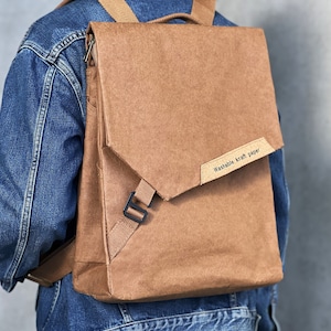 Rucksack aus Kraftpapier, Rucksack vegan, veganes Leder, nachhaltiger Rucksack aus waschbarem Kraftpapier, für Laptop bis 15,6 Zoll
