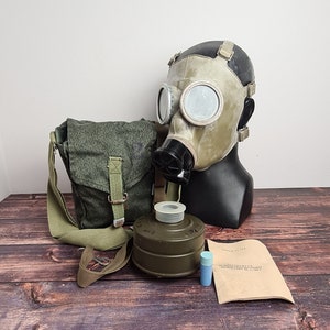 Polish Army Surplus MC-1 Gas Mask Complete Set Type 2
