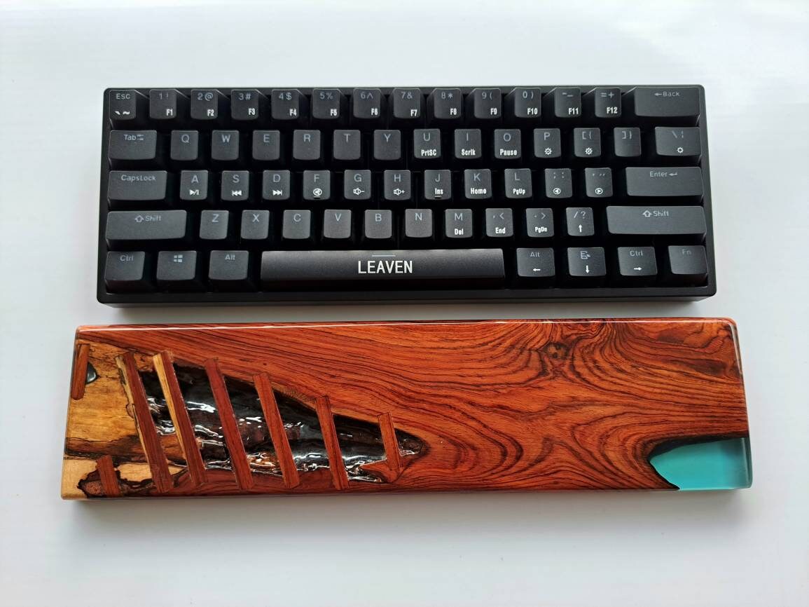 Repose-poignet en palissandre. Repose-poignet en bois pour clavier mécanique. Bois de palissandre