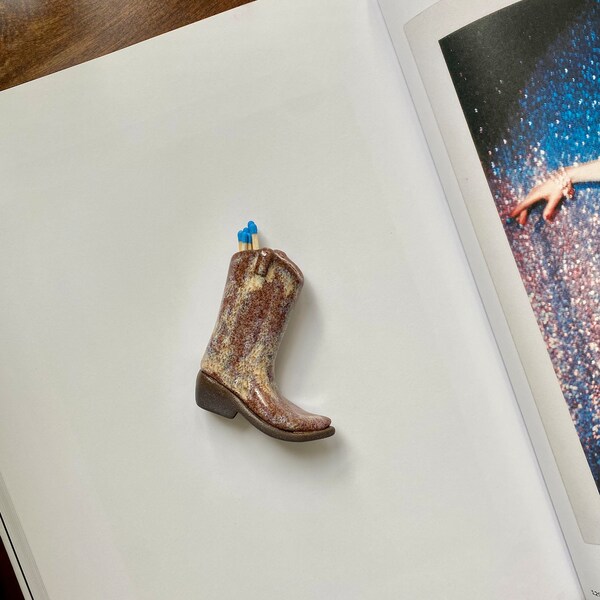ceramic boot match holder