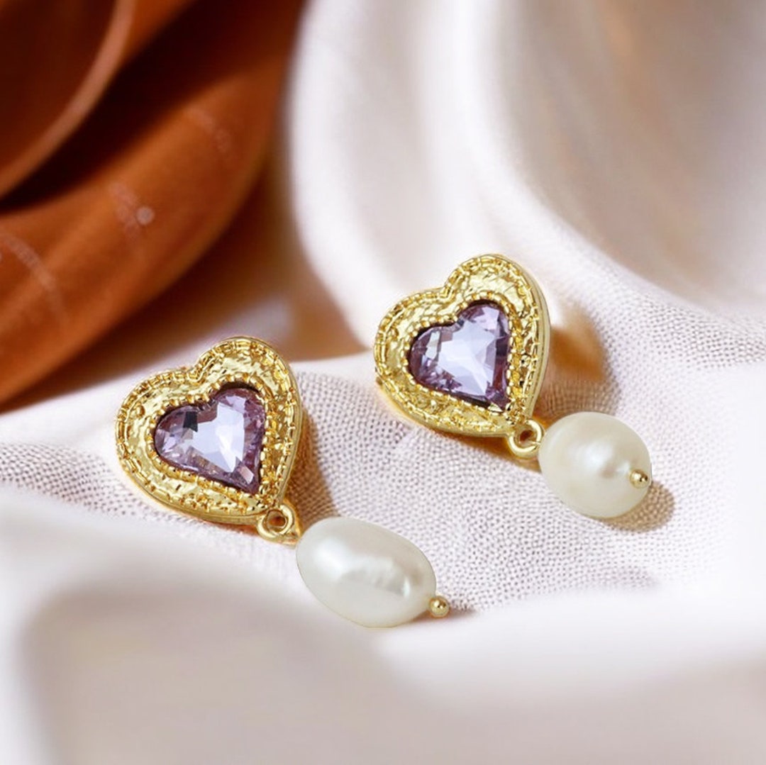 Vintage Gold Inlaid Heart Earrings main image 0