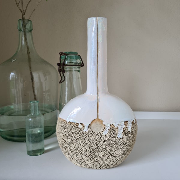 Handgefertigte, einzigartige Vase mit besonderer Oberflächenstruktur, vom Meer inspiriert. Kristallglasur. Geschenk. Unikat. Steinzeug.
