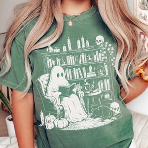 Reading Ghost Comfort Colors Shirt, Halloween Tee, Halloween Librarian Teacher Gift