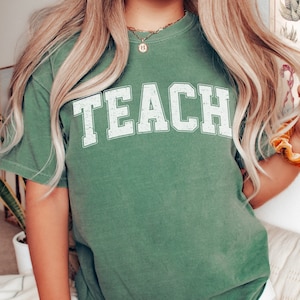 Comfort Colors Teach Shirt, Retro Varsity Teach Tshirt, Teacher Shirt, Teacher Gift, Teacher Appreciation Cute Teacher Shirt, Back To School