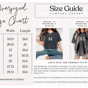 Op de afbeelding: Maattabel voor oversized t-shirts met afmetingen in inches voor maten S tot en met 4XL. De tabel toont de breedte en lengte van elke maat. Twee modellen zijn afgebeeld die de shirts dragen, een in maat M en de andere in maat XL.