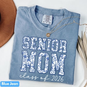 Senior Mom 2026 Comfort Colors Shirt: Floral Toile Chinoiserie Gift