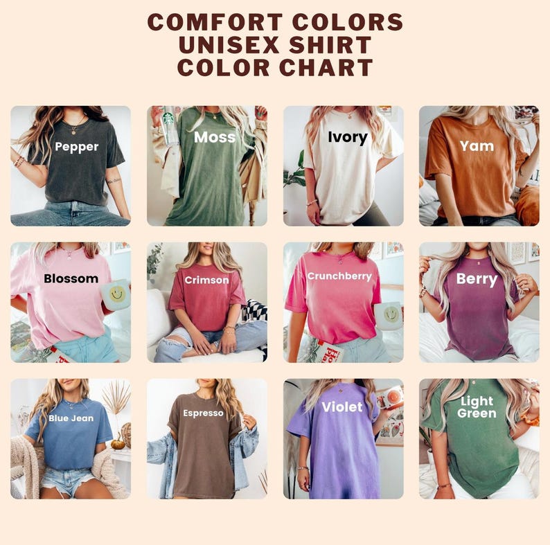 K&ouml;nnte beinhalten: Eine Comfort Colors Unisex-T-Shirt-Farbkarte mit zw&ouml;lf kurz&auml;rmeligen T-Shirts in verschiedenen Farben, beschriftet mit Pepper, Moss, Ivory, Yam, Blossom, Crimson, Crunchberry, Berry, Blue Jean, Espresso, Violet und Light Green auf hellem Grund.