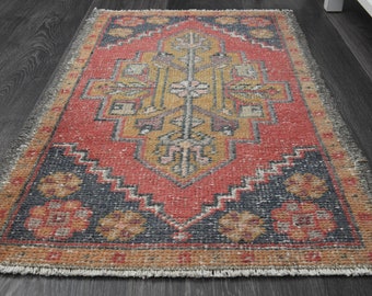 1'6x3'1 ft Turkish Vintage Rug, Oushak Rug, Bath Mat, Handwoven Rug, Bohemian Decor, Wool Rug, Home Decor, Small Rug, Oushak Doormat, Gifts