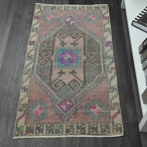 1&#39;8x3&#39;3 ft, VINTAGE SMALL RUG, Turkish Rug, Mini Rug, Bathroom Rug, Small Carpet, Door Mat, Turkish Bath Mat, Handwoven Rug, Wholesale Rug