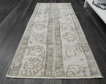 トルコ製 ヴィンテージラグ 1970s ウール 手織り 131×207cm ヴィンテージトルコ製ラグランナー：手織りウール、1970年代のモチーフ