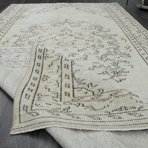 5&#39;4x9&#39;3 ft, BEIGE BROWN RUG, Floral Decor Rug, Vintage Turkish Rug, Oushak Rug, Bohemian Rug, 5x9 Area Rug, Living Room Rug, Wool Large Rug