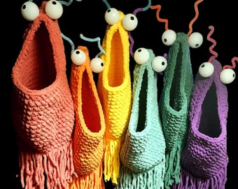 Yip-Yip Alien Crochet Hanging Baskets