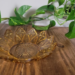 Vintage Federal Glass Amber Petal Bowl: Collectible Candy Trinket Dish