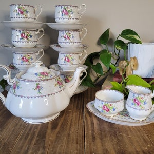 Royal Albert Cup and saucer Petit Point (JL) Royal Albert Cup and saucer Petit Point (JL)