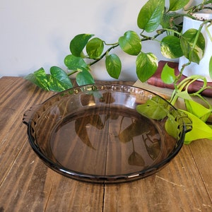 Vintage Pyrex 229 Brown Glas Tortenplatte | Pyrex Tortenplatte mit Griffen und Bogenkanten | 229 Pyrex Brown Glas Tortenplatte | 10&quot; Tortenplatte