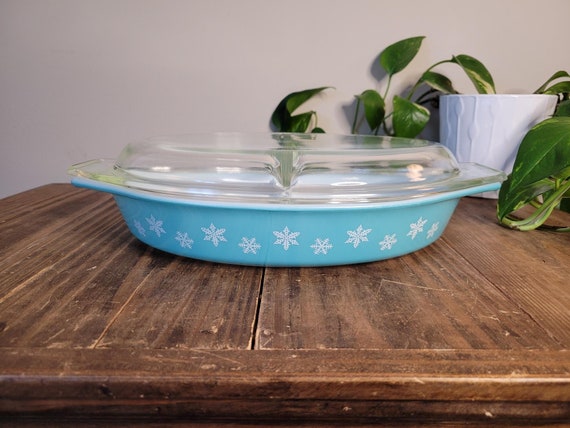 Vintage Pyrex Turquoise Snowflake Divided Casserole Dish With Lid