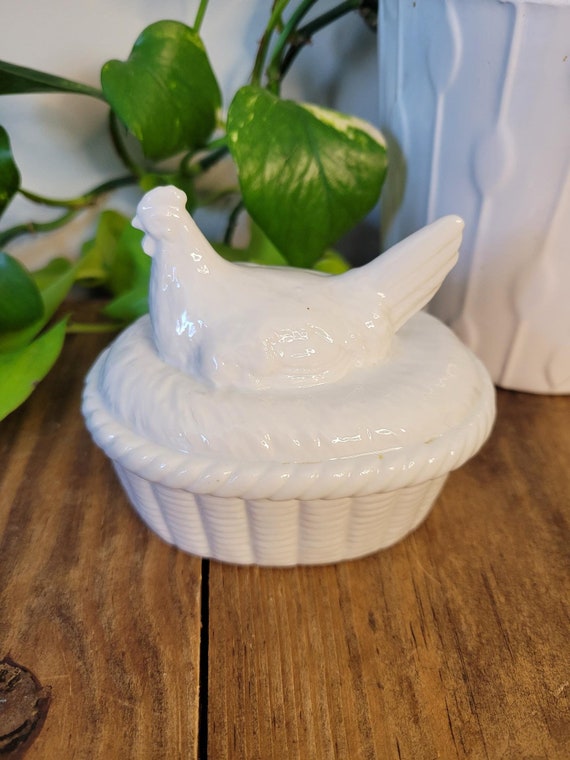 Vintage Ceramic White Hen on Nest | Hen on Nest Tr