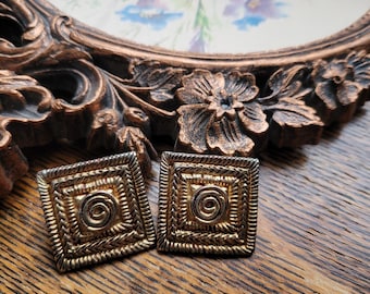 Fun Vintage Chunky Gold Earrings | Vintage Textured Gold Square Earrings