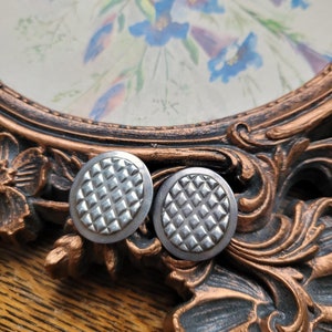 Vintage Oval Textured Metal Earrings | Vintage Silver Textured Oval Earrings