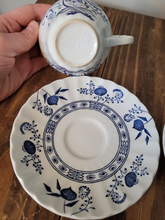 ヴィンテージ J & G ミーキン ブルー ノルディック フローラル ティー