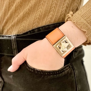 leather cuff with gold or silver clasp, handmade and hancrafted in france, wristband for men and women