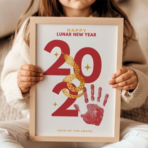 Nouvel an lunaire empreinte de main artisanat enfant en bas âge, nouvel an chinois main impression art enfant, année du serpent artisanat, zodiaque chinois 2025 garderie préscolaire