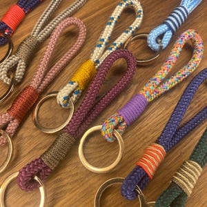 Schlüsselanhänger bunt aus Tau - kleines Geschenk - Mitbringsel - Wunschfarbe