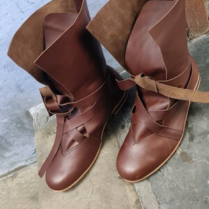 Medieval Leather Brown Boots Gothic SCA LARP Halloween Fantasy Reenactment Cosplay Costume Renessaince Mens Shoes