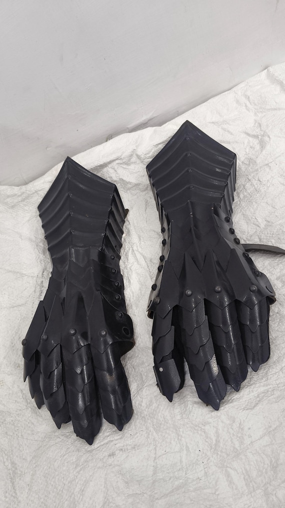 Medieval Gauntlets Fantasy Halloween Costume Metal Gloves