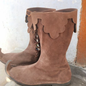 Medieval Suede Leather Boots: Men&#39;s Renaissance Side Lace-Up Costume Shoes